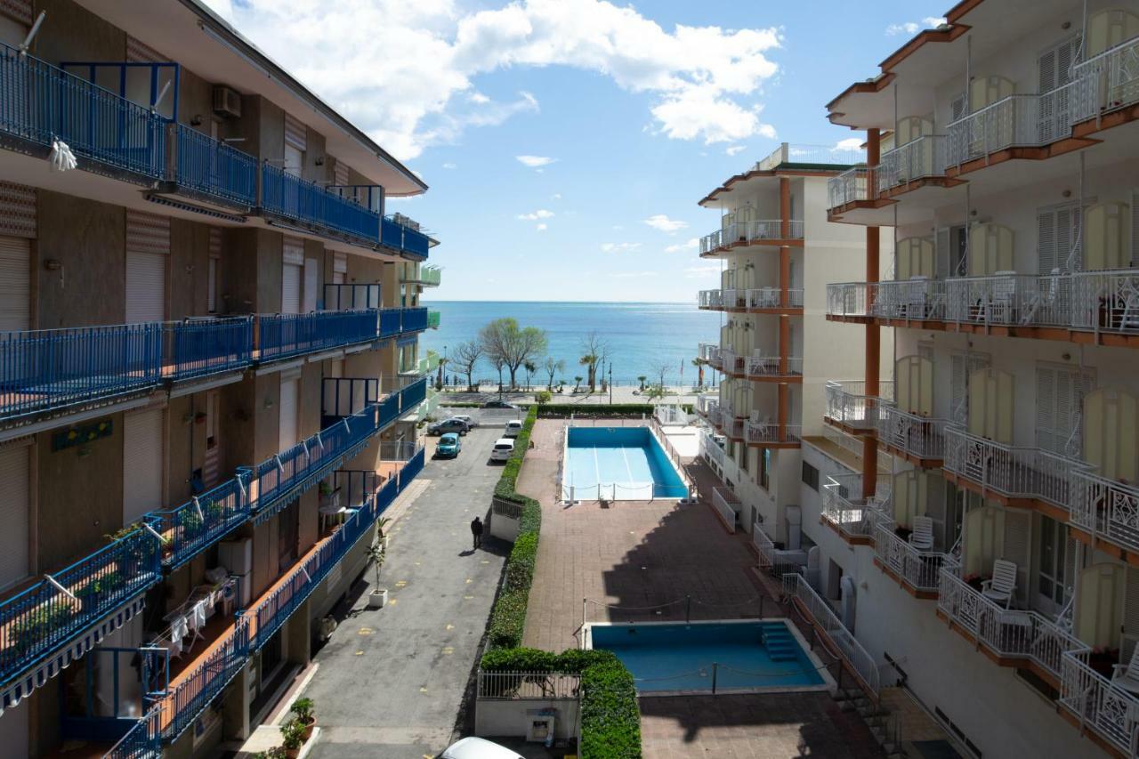 Panorama Host - Domus Amalfi Coast Apartment Maiori Bagian luar foto