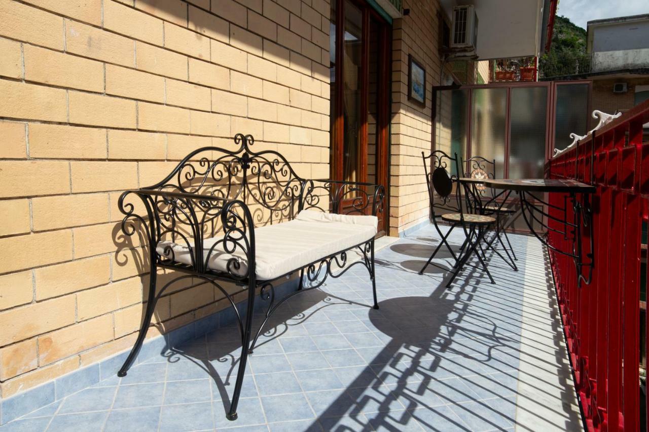 Panorama Host - Domus Amalfi Coast Apartment Maiori Bagian luar foto