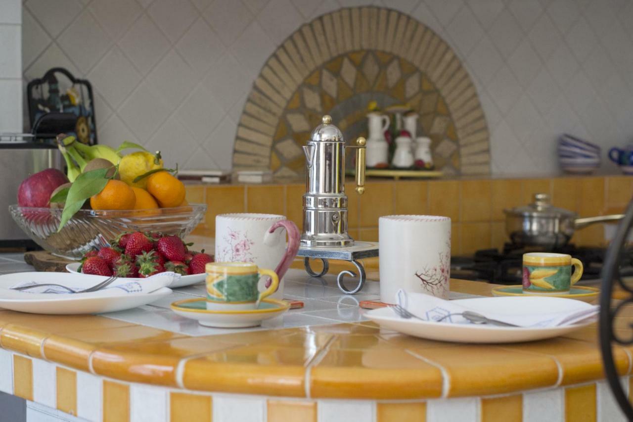 Panorama Host - Domus Amalfi Coast Apartment Maiori Bagian luar foto