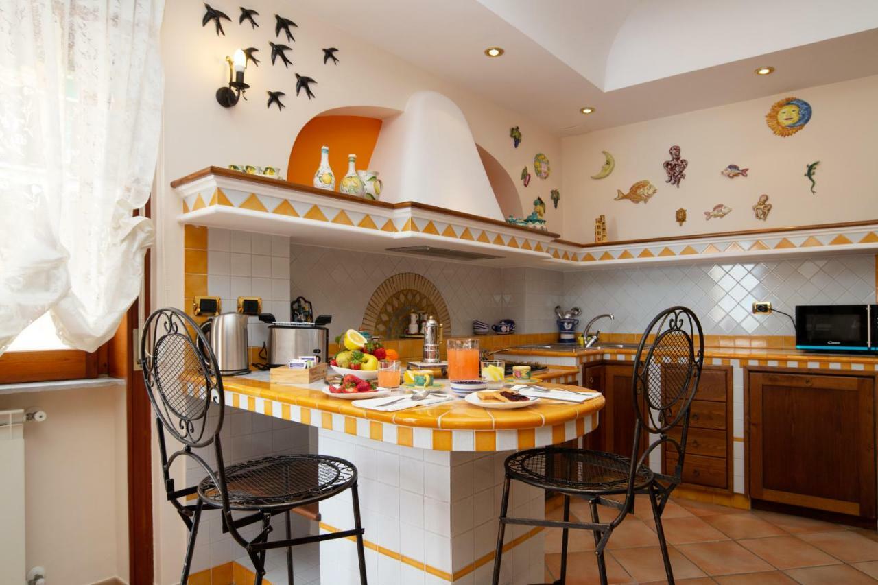 Panorama Host - Domus Amalfi Coast Apartment Maiori Bagian luar foto