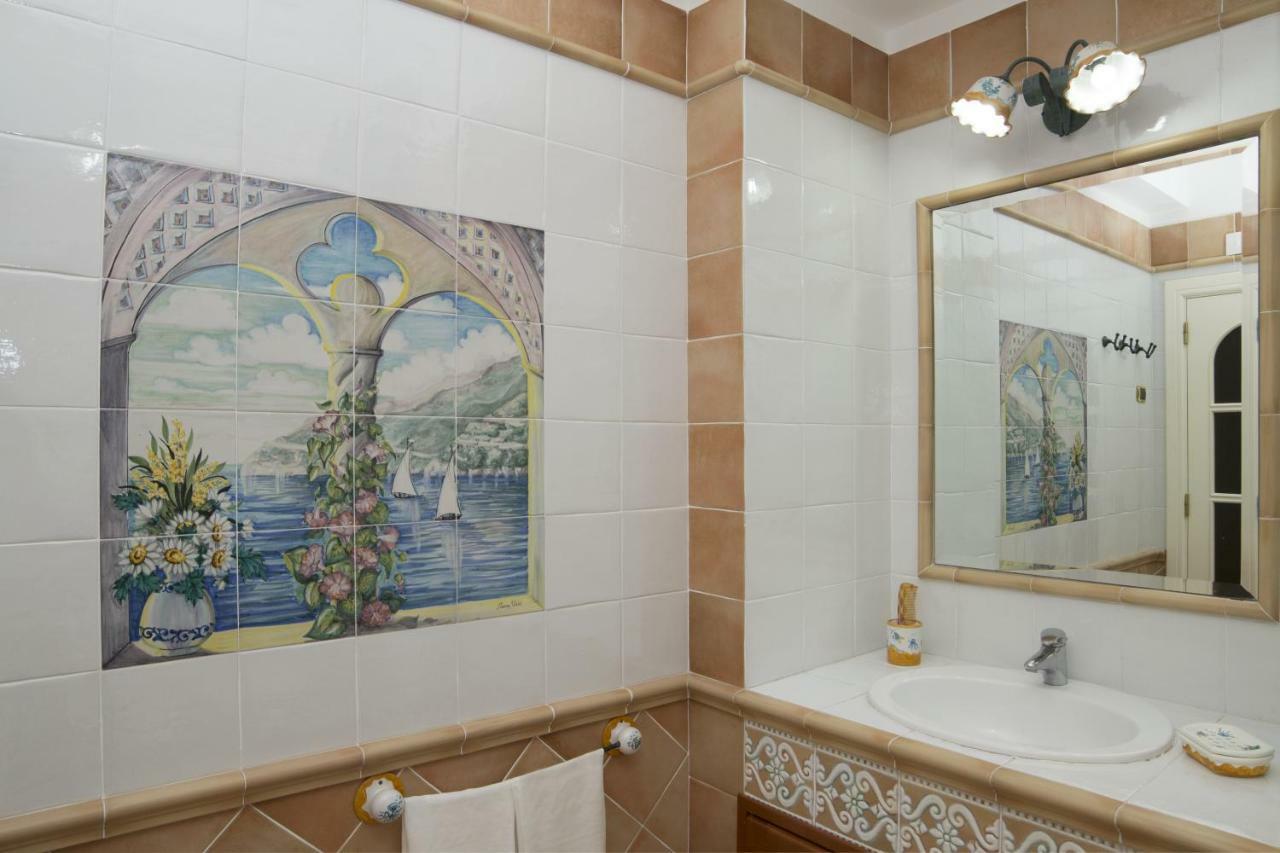 Panorama Host - Domus Amalfi Coast Apartment Maiori Bagian luar foto
