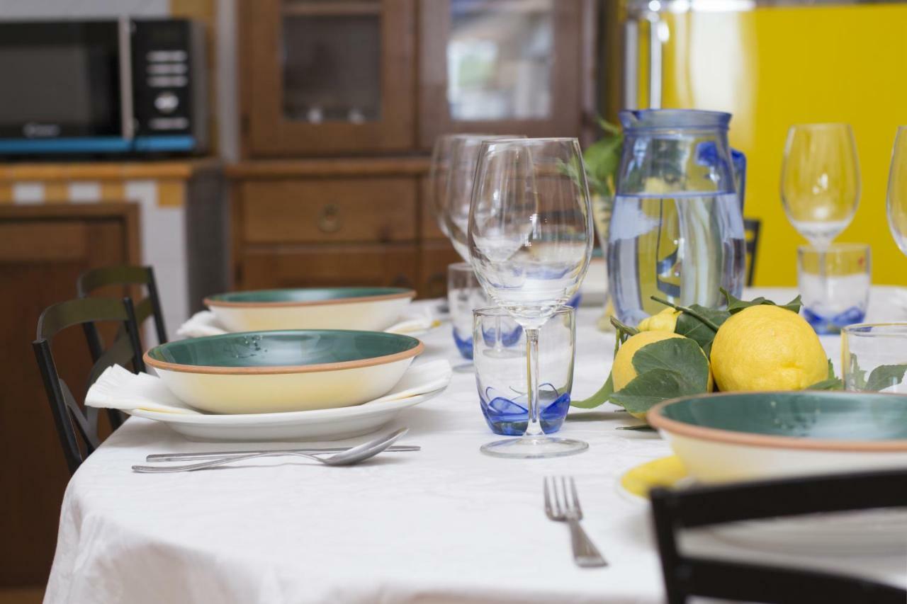 Panorama Host - Domus Amalfi Coast Apartment Maiori Bagian luar foto