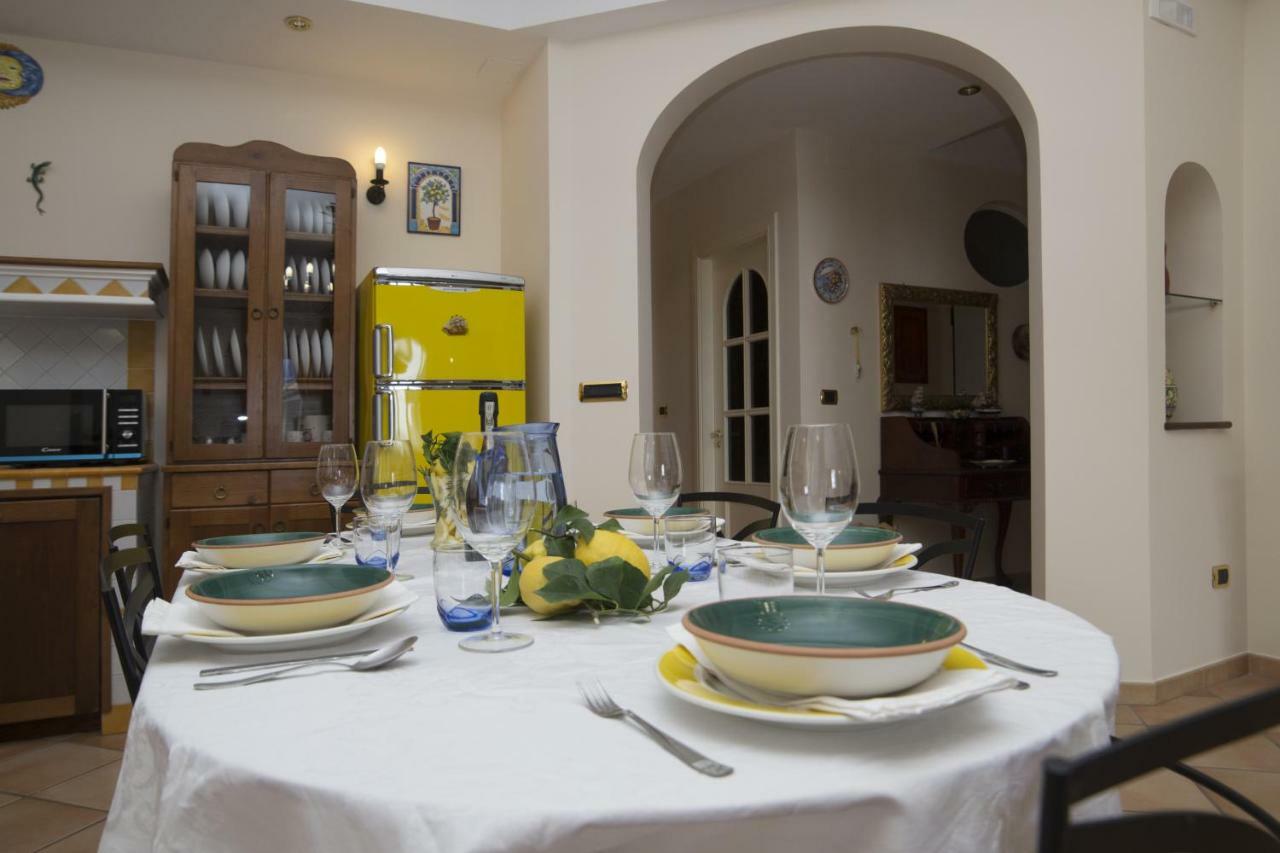 Panorama Host - Domus Amalfi Coast Apartment Maiori Bagian luar foto